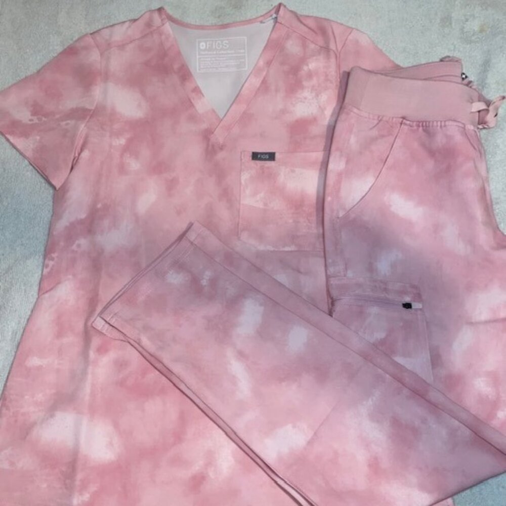 Figs Pink Scrub Set